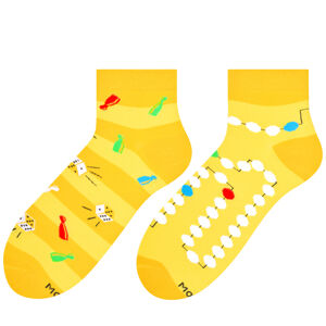Krátke asymetrické pánske ponožky 035 Žlutá 39-42