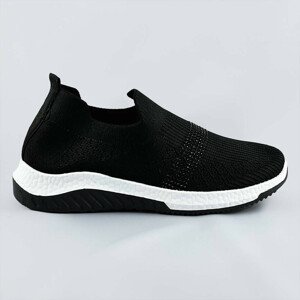 Čierne dámske azúrové topánky so zirkónmi (C1057) černá XL (42)