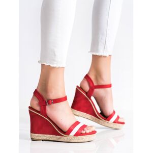Moderné sandále dámske červené na kline 40