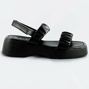 Čierne sandále na nízkej platforme (CM-48) čierna XL (42)