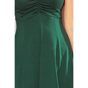 Rozšírené dámske šaty v fľaškovo zelenej farbe s dekoltom model 7248170 M