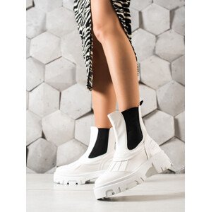 Dizajnové biele dámske členkové topánky na plochom podpätku 36