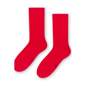 Hladké ponožky k model 8047817 056 - Steven Barva: Červená, Velikost: 42-44