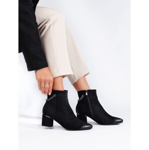 Zajímavé  kotníčkové boty dámské černé na širokém podpatku  37