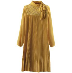 Dámske šaty v horčicovej farbe s čipkou a plisovaním (245ART) Žlutá jedna velikost